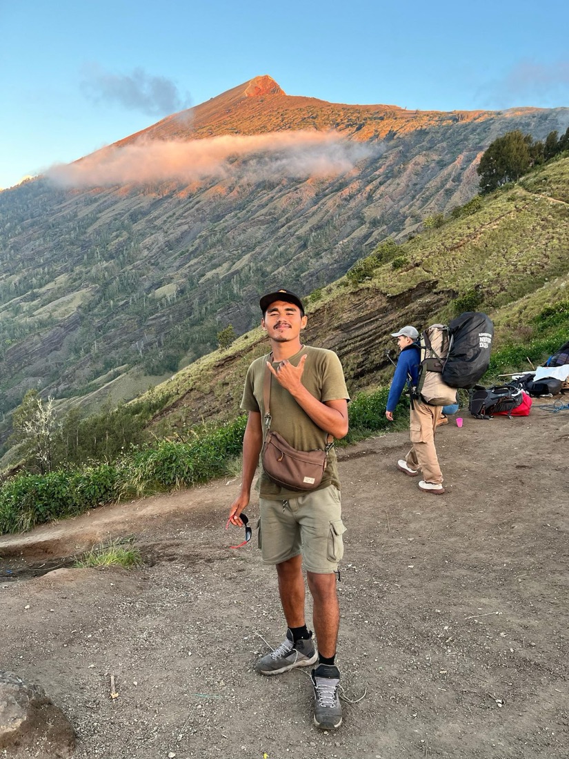Zainal, lead guide and founder, on the Rinjani crater rim